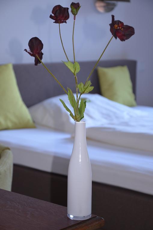 Hotel Josten Неттеталь Номер фото